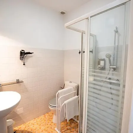 Appartement Centre Village, Clim Et Parking Gratuit Aigues-Mortes Exterior photo