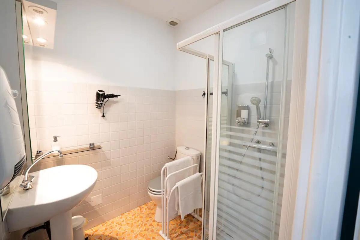 Centre Village, Clim Et Parking Gratuit * Aigues-Mortes